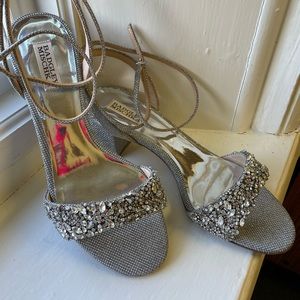 Badgley Mischka size 10 silver with rhinestones